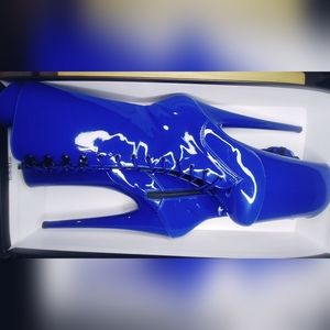BRAND NEW 9 inch Pleaser boots